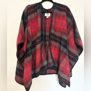 Old navy XS plaid poncho fleece red cozy winter aspen holiday